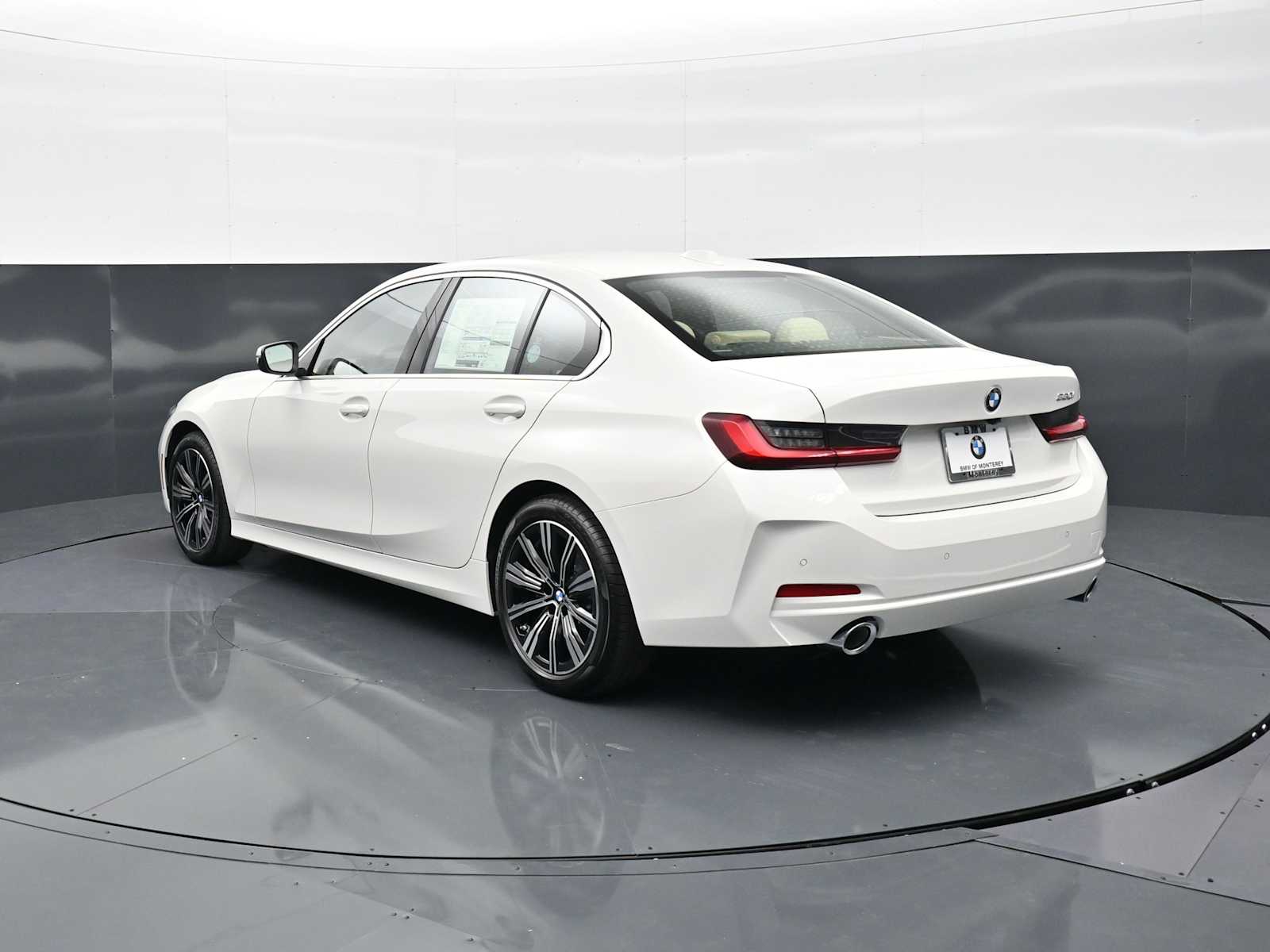 Thumbnail: 2026 BMW 3 Series - 7