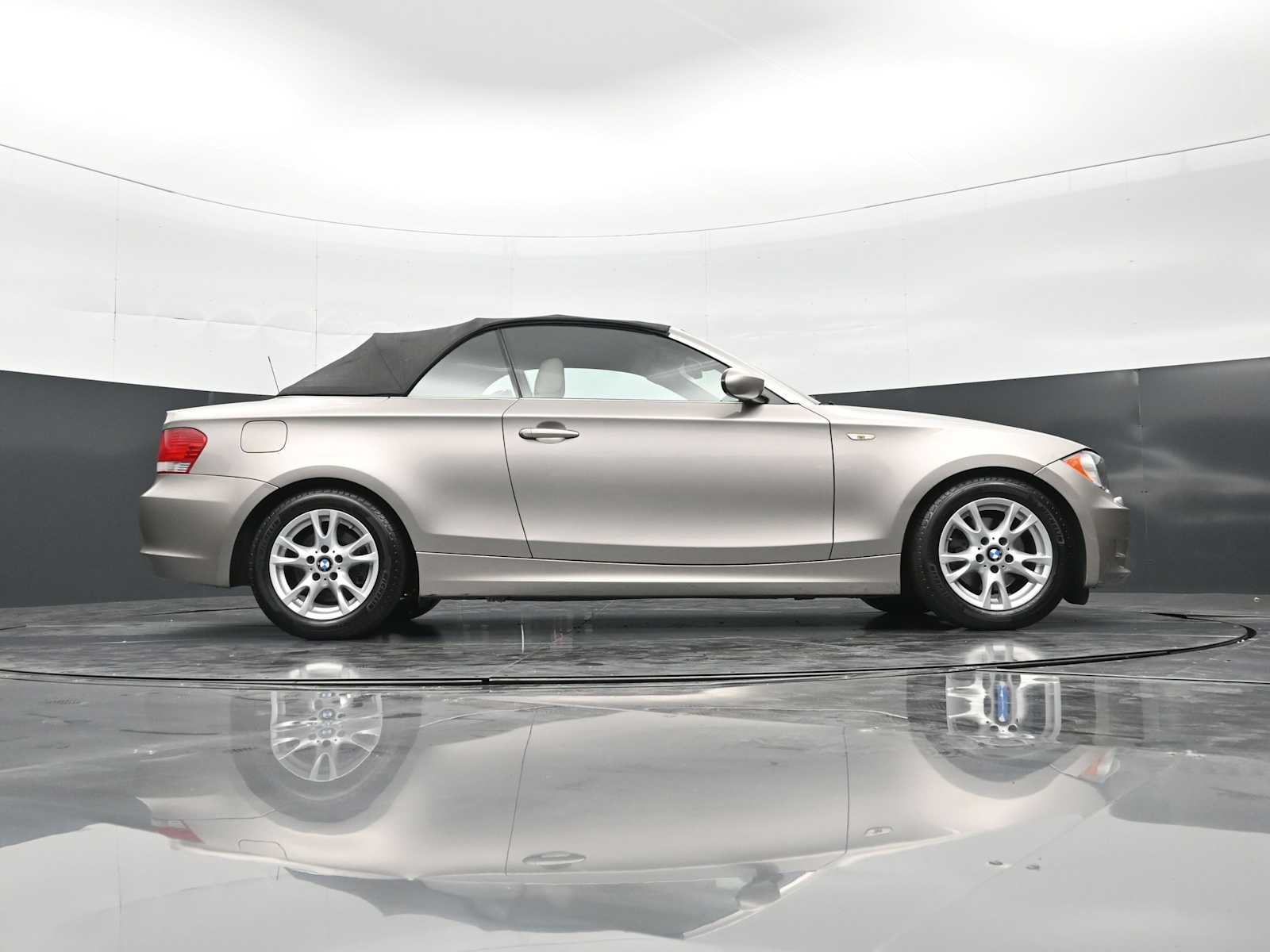 Thumbnail: 2008 BMW 1 Series - 28