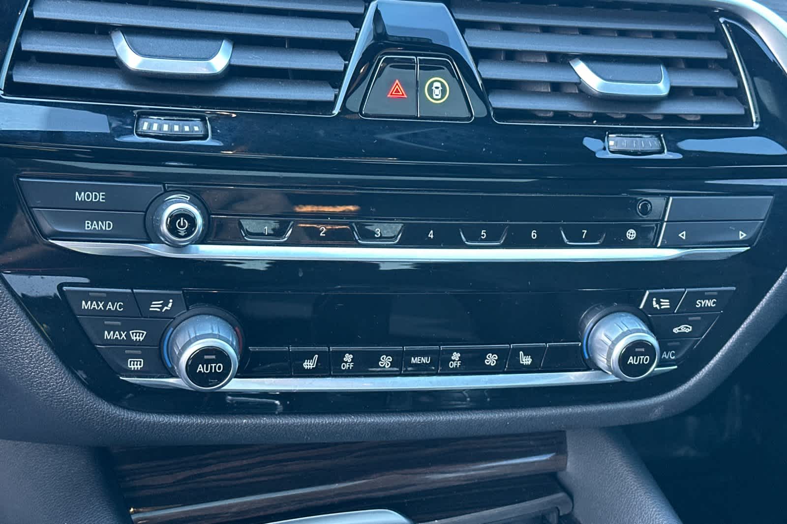 Thumbnail: 2023 BMW 5 Series - 24