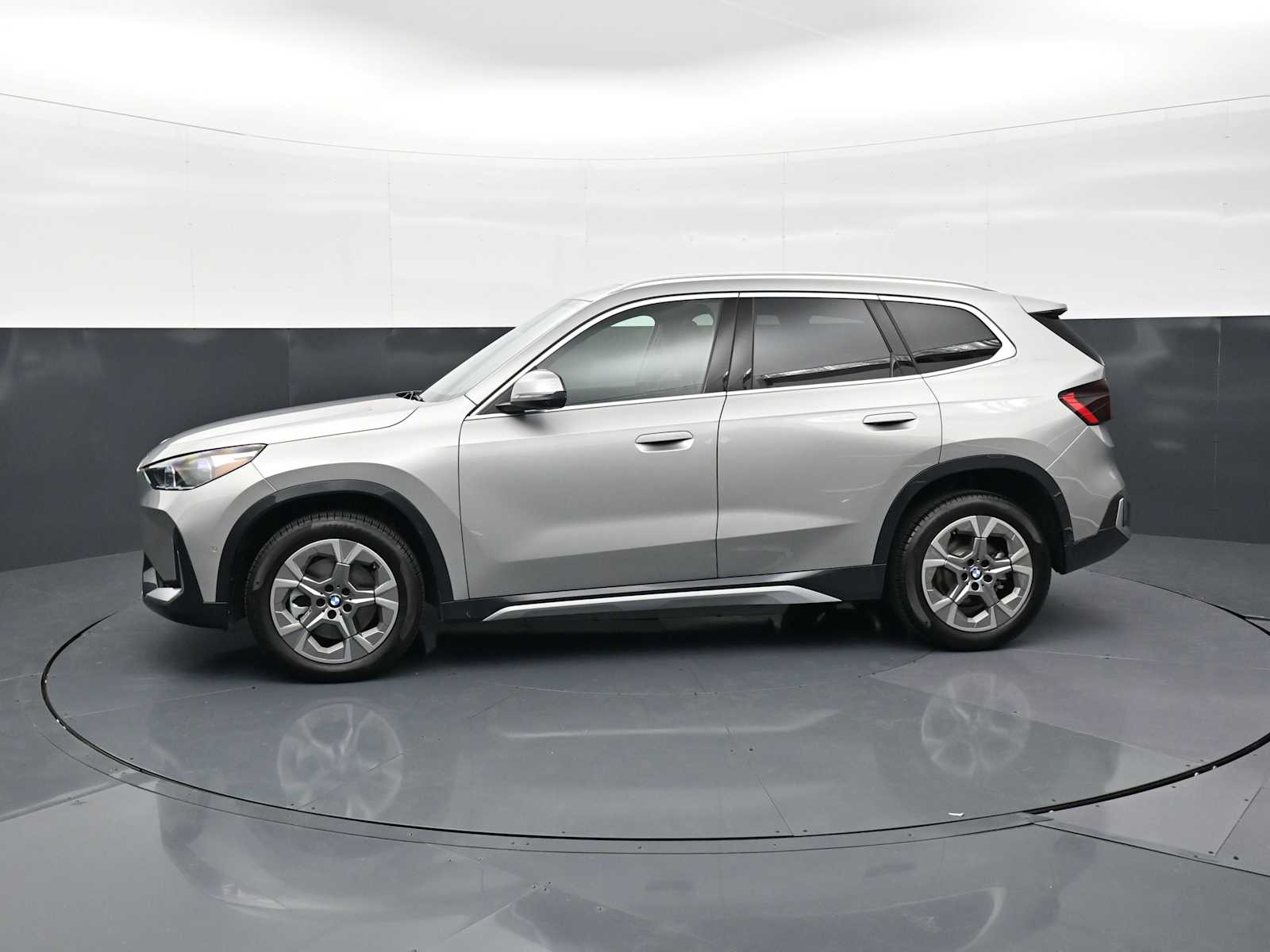 2026 BMW X1 28i - Photo 8