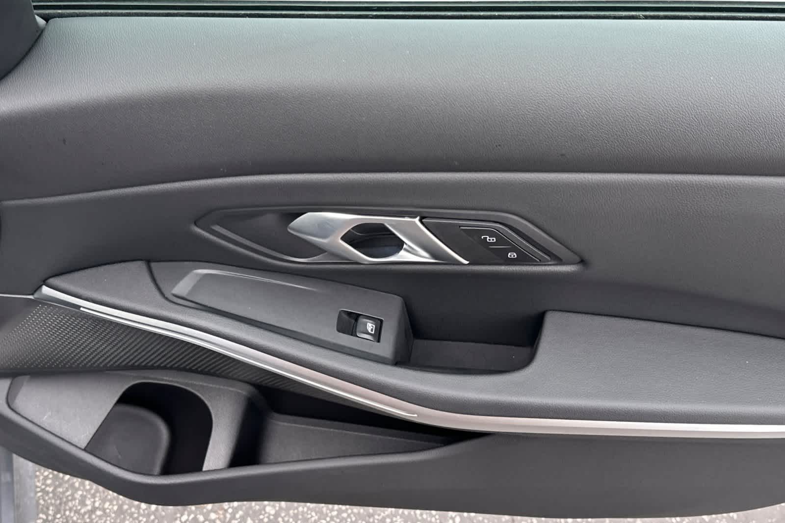 2024 BMW 3 Series 330i 18