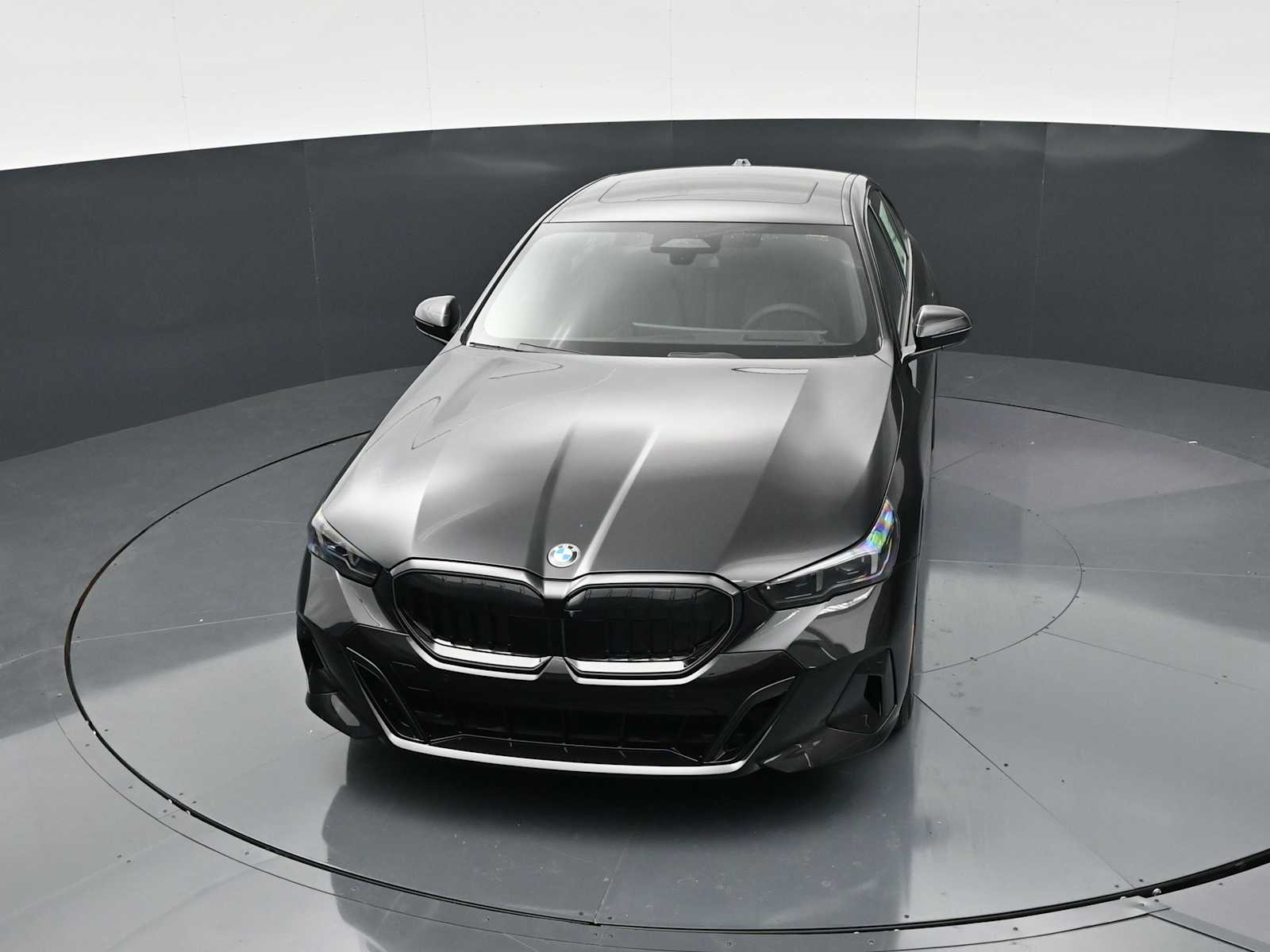 Thumbnail: 2026 BMW 5 Series - 18
