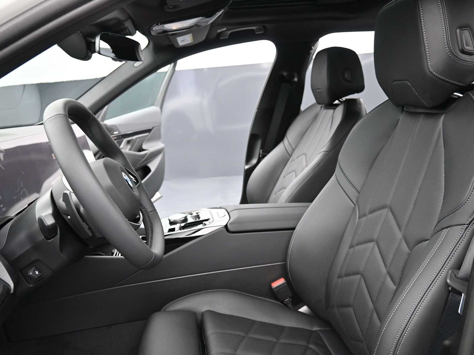 Thumbnail: 2026 BMW 5 Series - 11