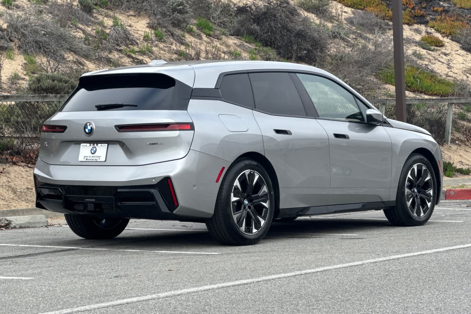 Thumbnail: 2026 BMW iX - 2