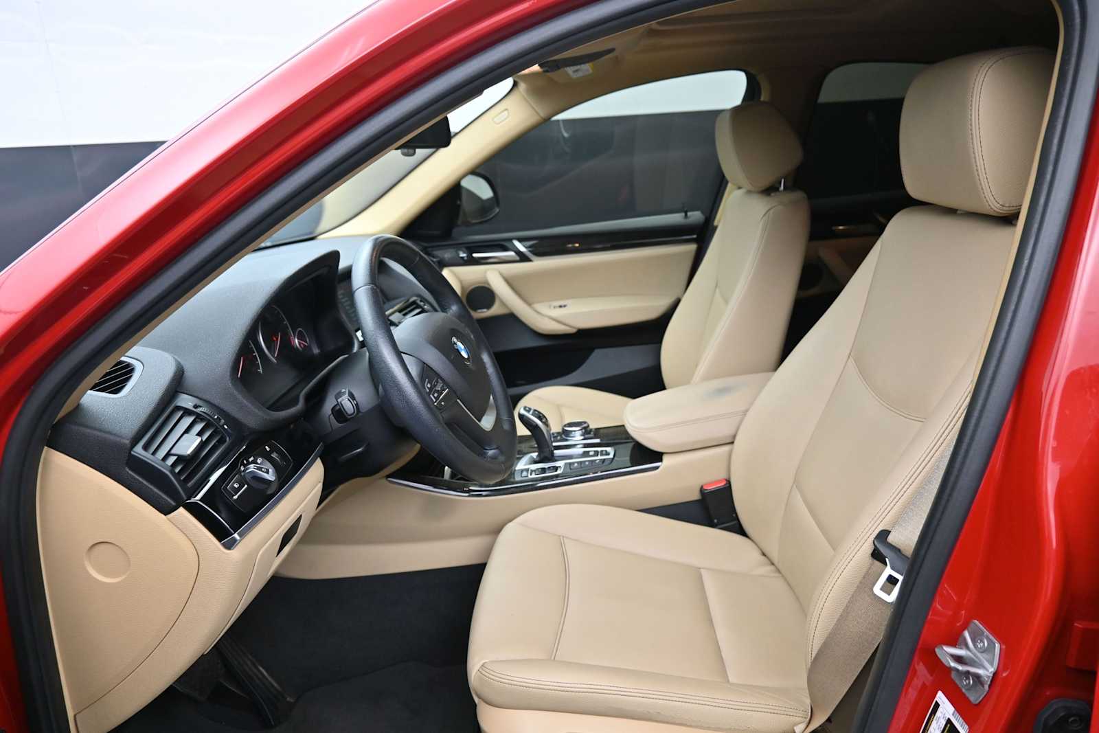 Thumbnail: 2016 BMW X4 - 10