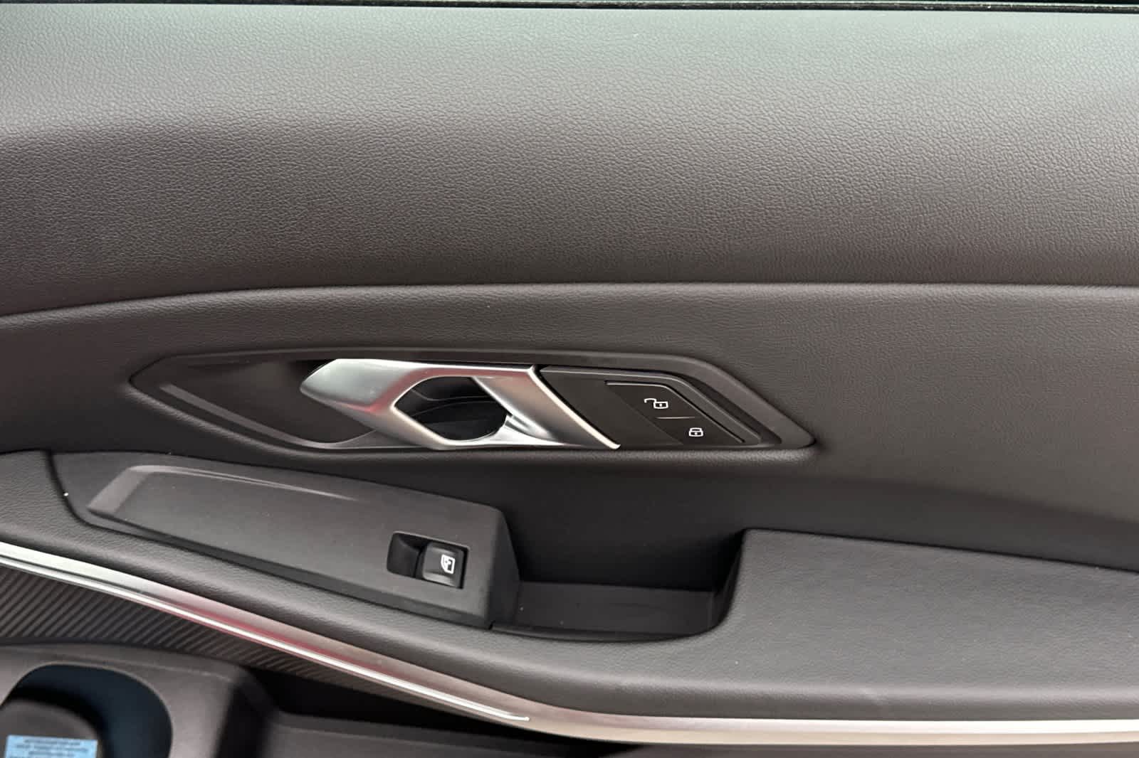 Thumbnail: 2024 BMW 3 Series - 18