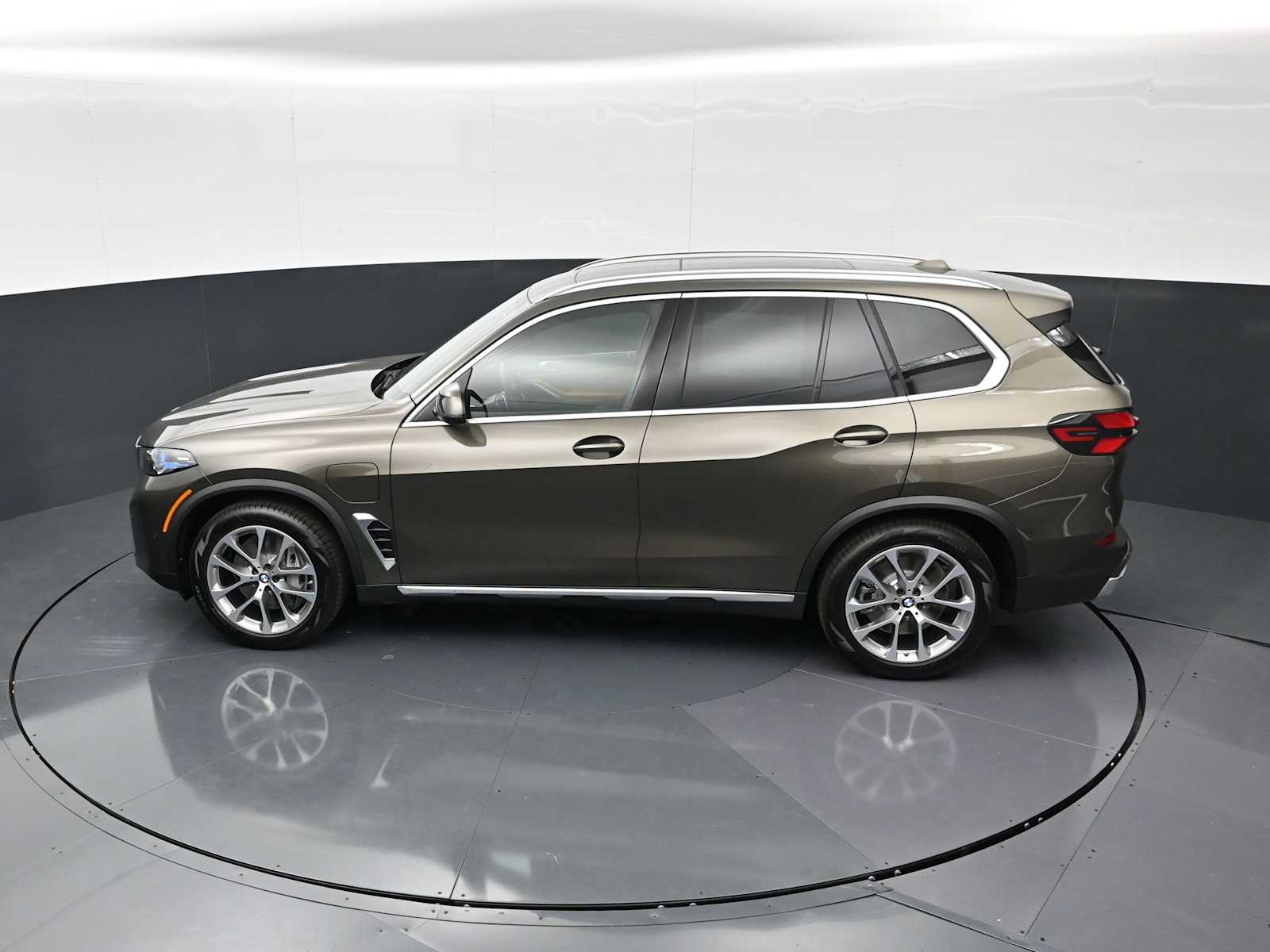 Thumbnail: 2026 BMW X5 - 24