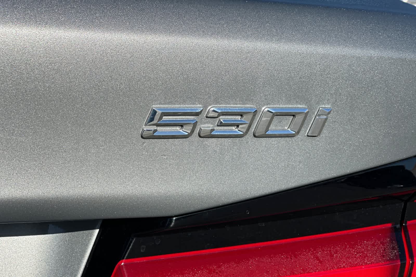 Thumbnail: 2023 BMW 5 Series - 34