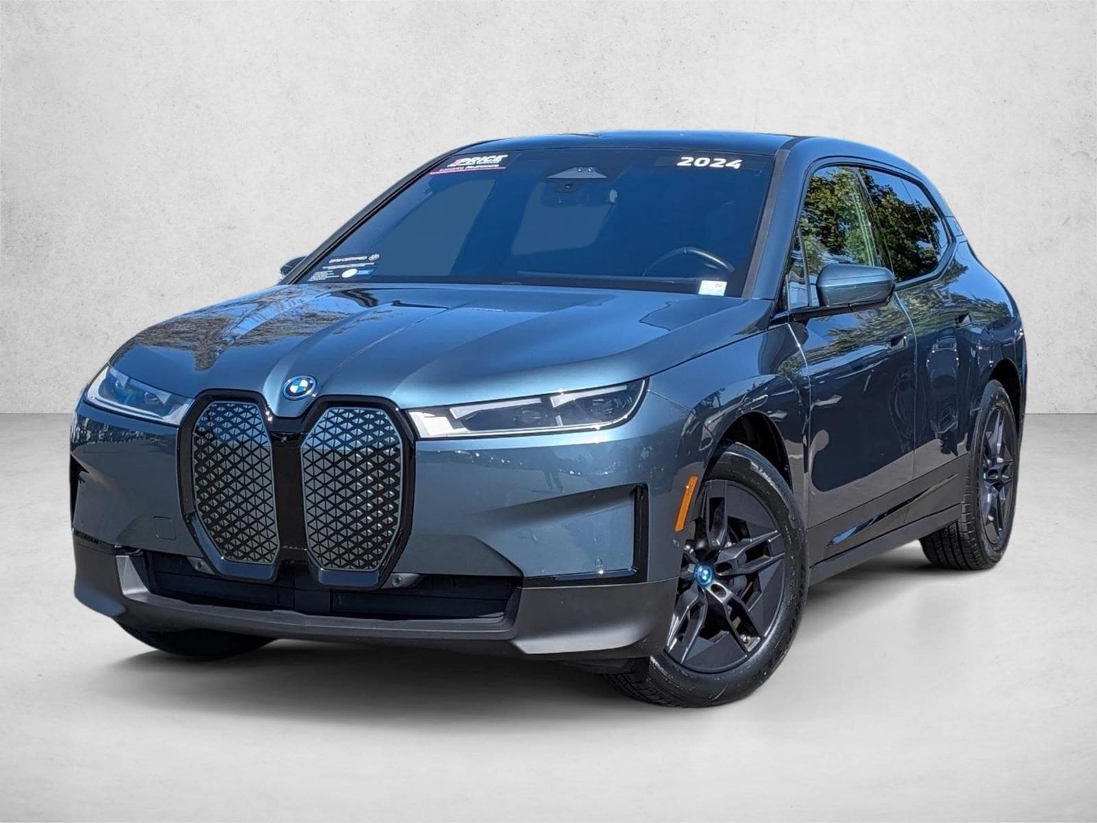 2024 BMW iX xDrive50's photo