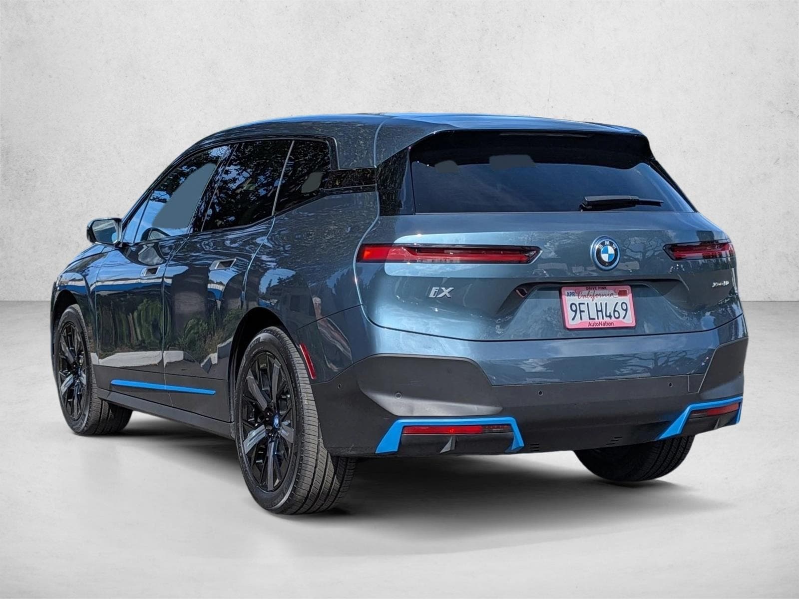 2023 BMW iX xDrive50 photo 3