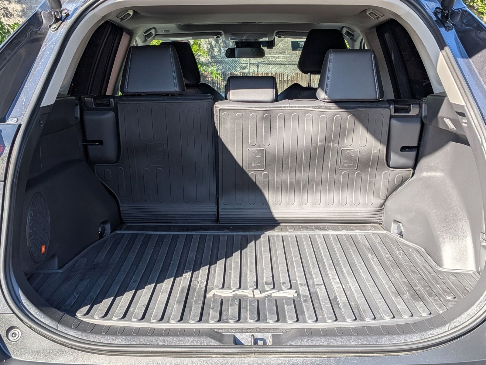 2025 Toyota RAV4 XLE Premium photo 5