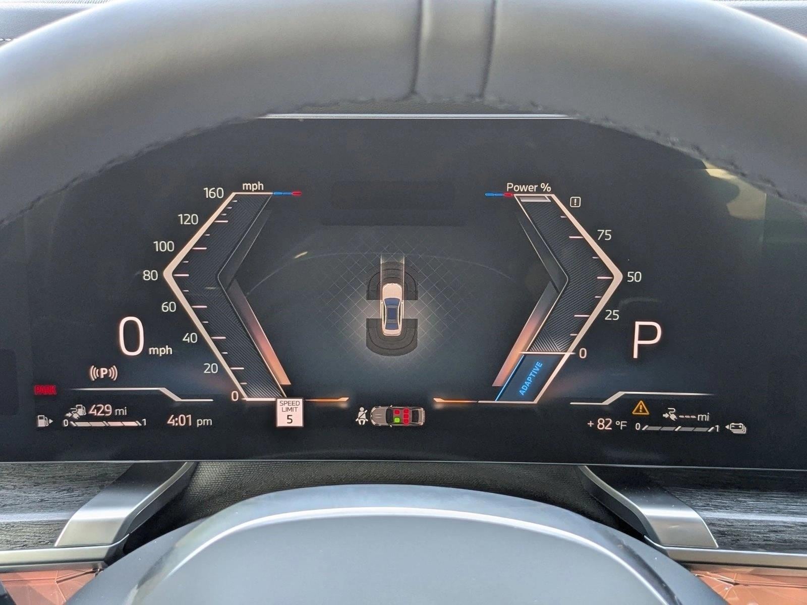 2026 BMW 7 Series 750e - Photo 11