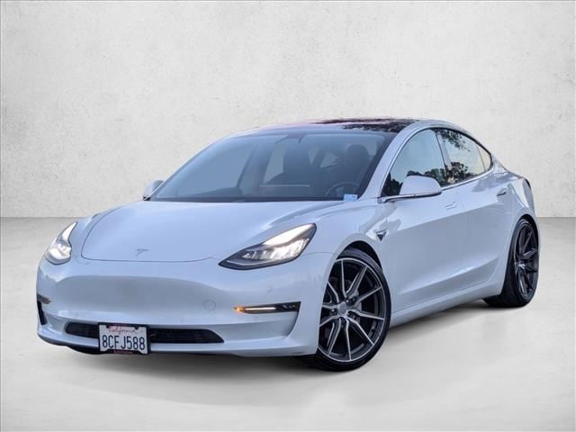 2018 Tesla Model 3 Long Range's photo