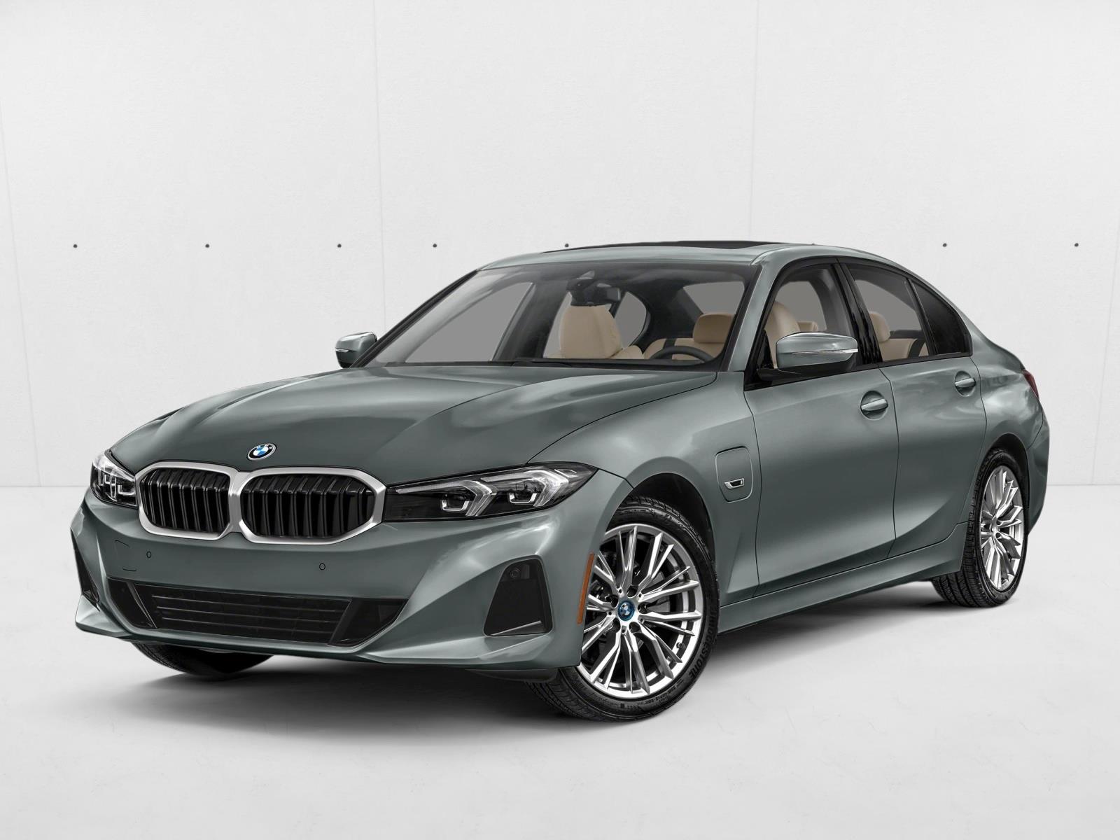 2023 BMW 3 Series 330e's photo