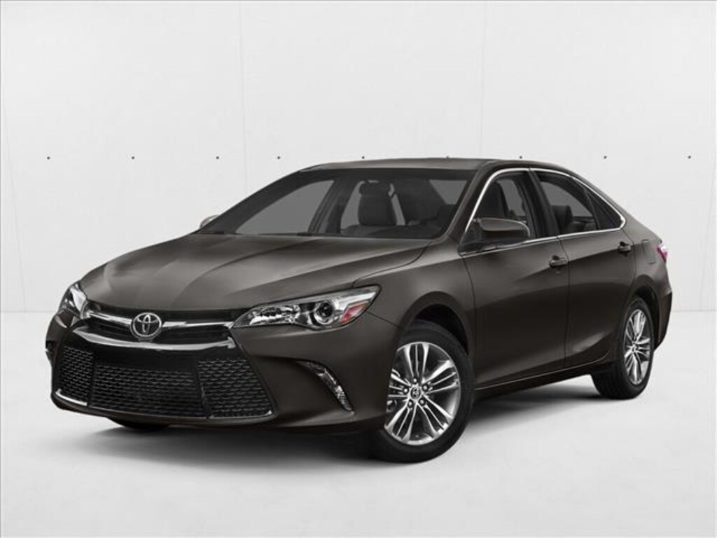 Used 2017 Toyota Camry SE Sedan