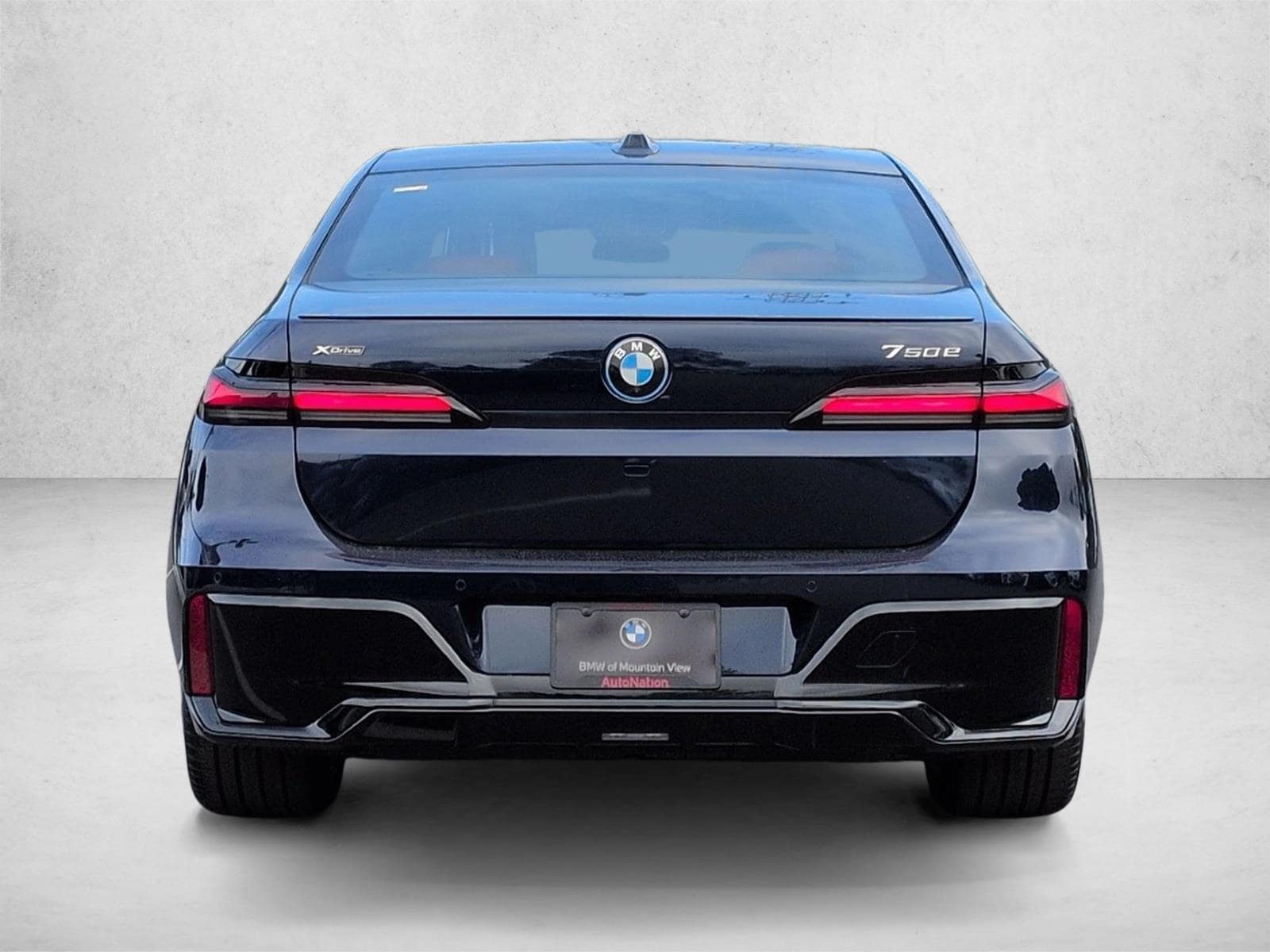 2026 BMW 7 Series 750e - Photo 8