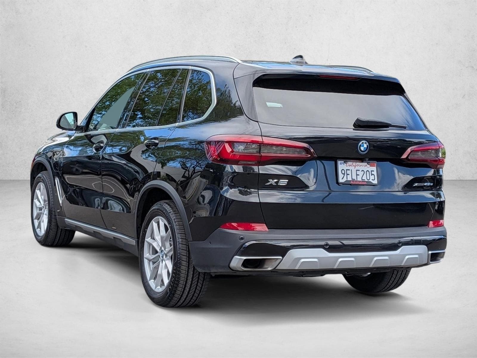 2023 BMW X5 PHEV xDrive45e photo 3