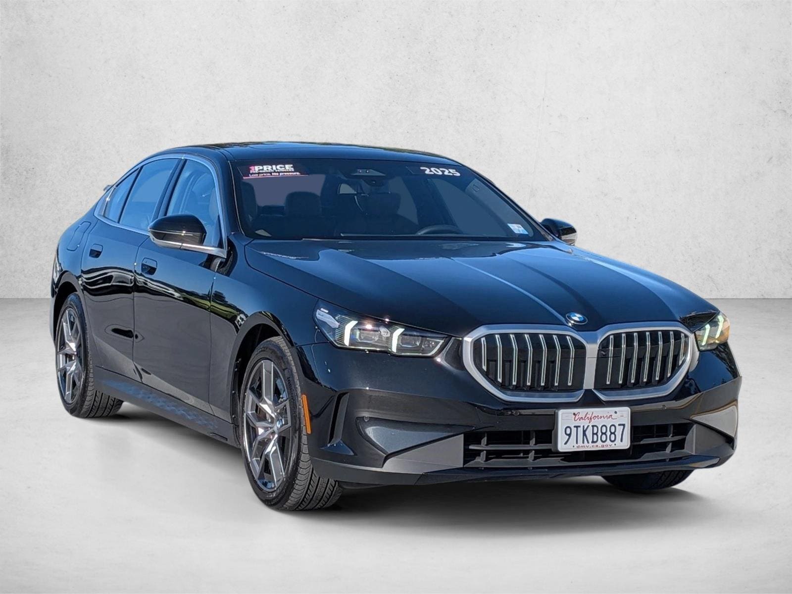 2026 BMW 530i photo 2