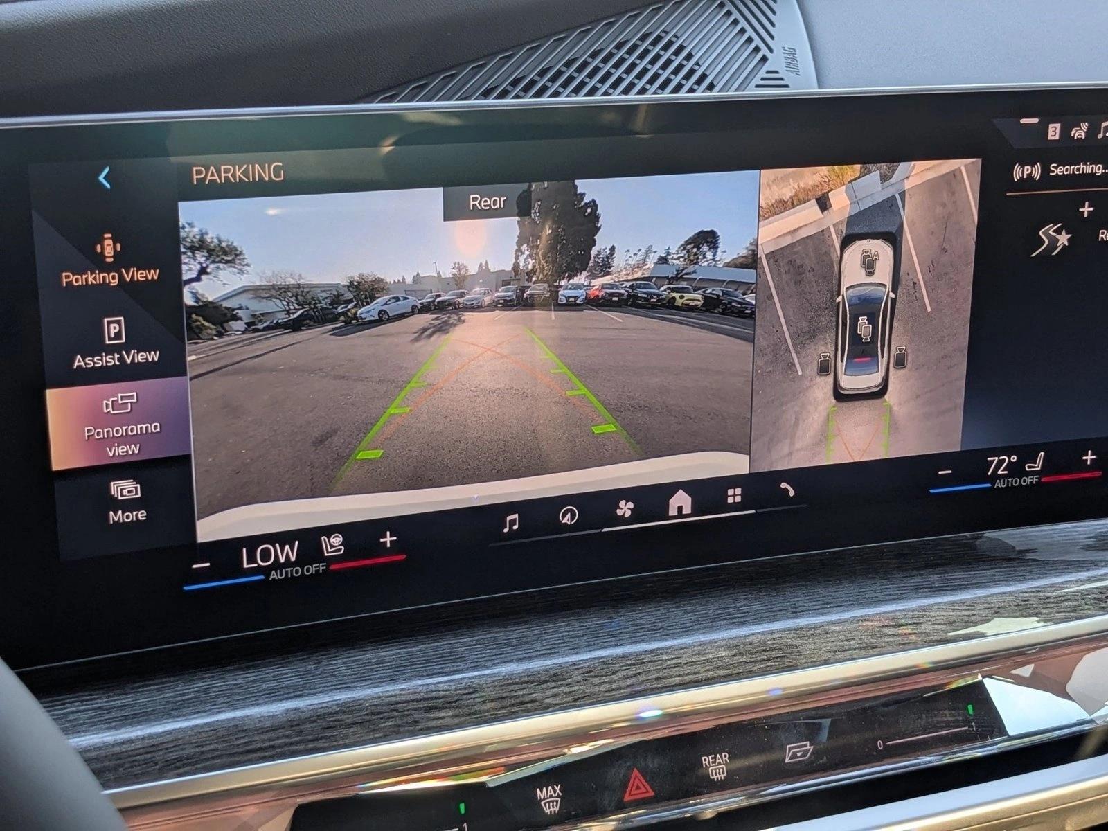 2026 BMW 7 Series 750e - Photo 13