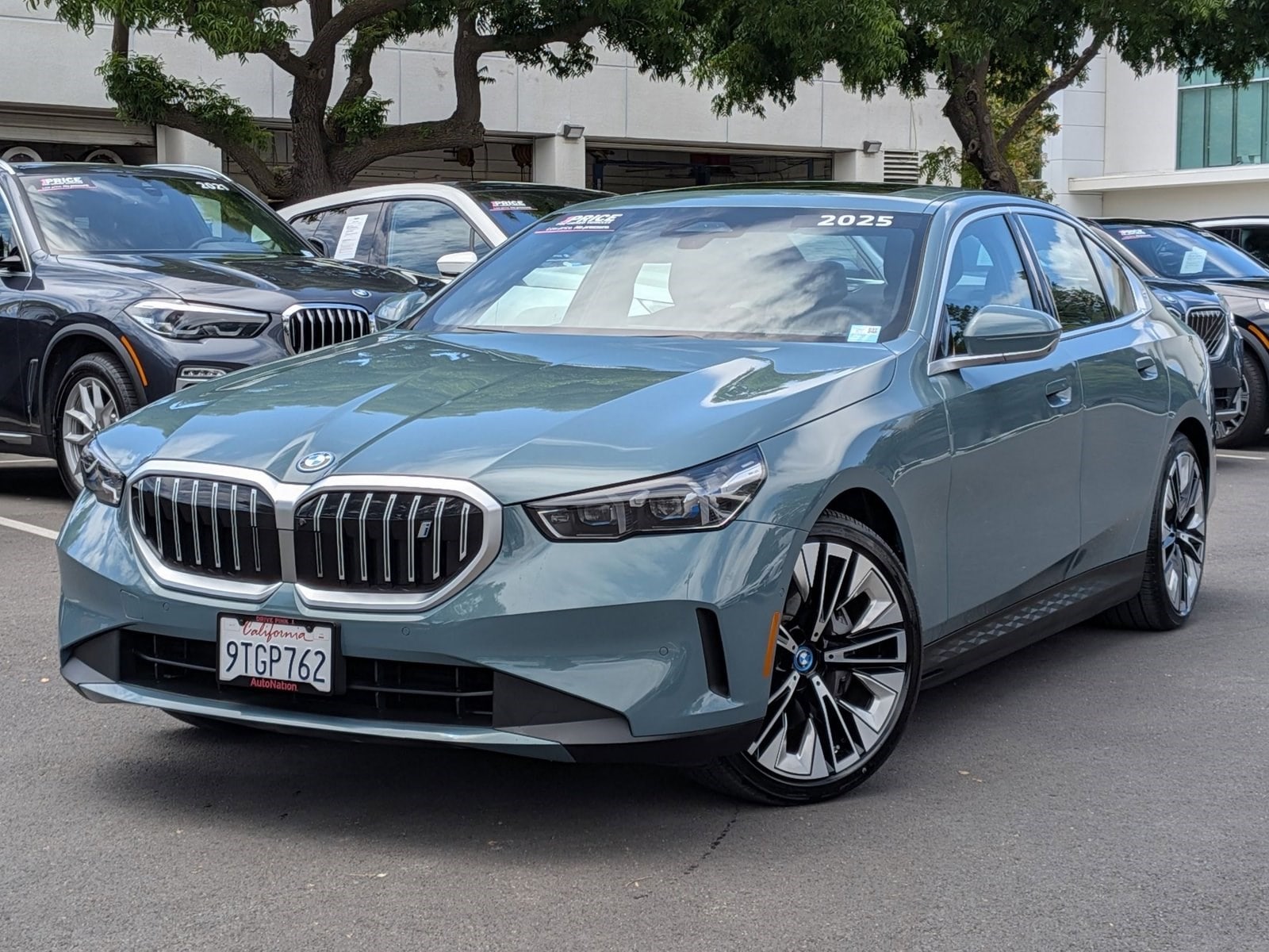 2025 BMW i5 xDrive40 Sedan's photo