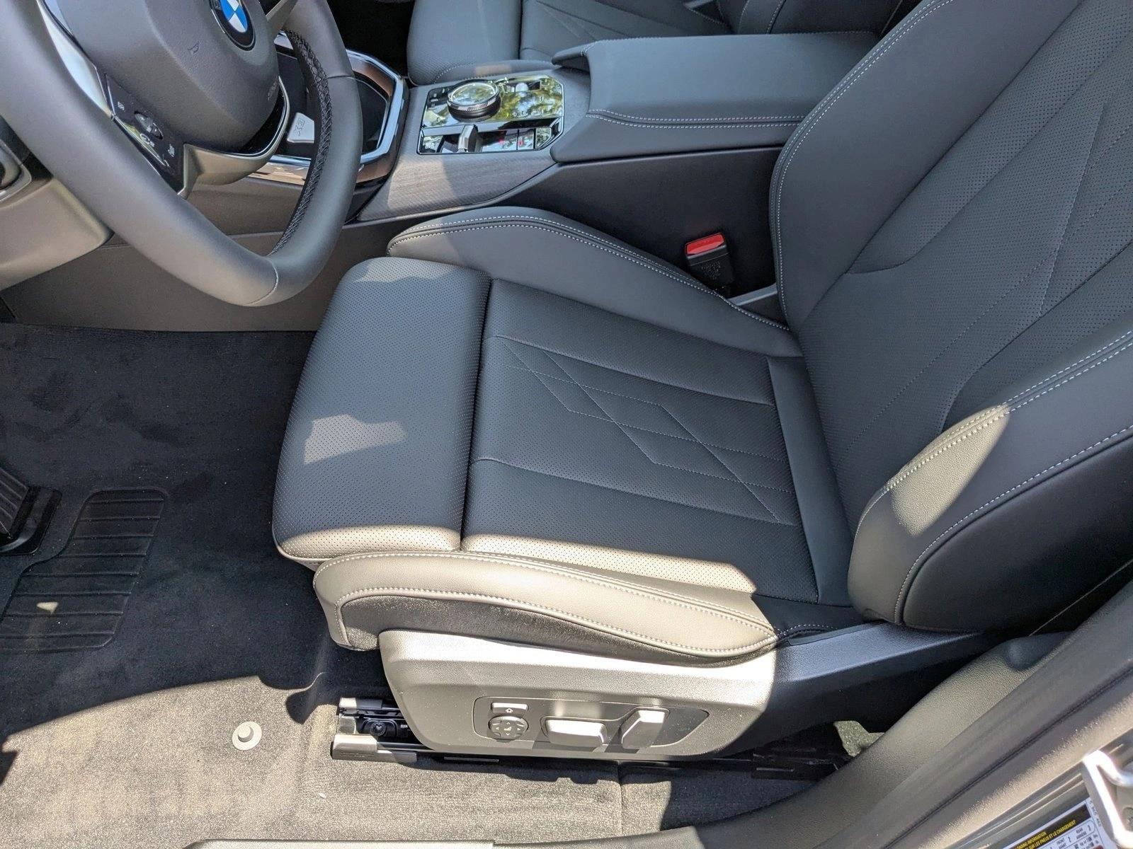 2025 BMW X3 30 xDrive photo 4