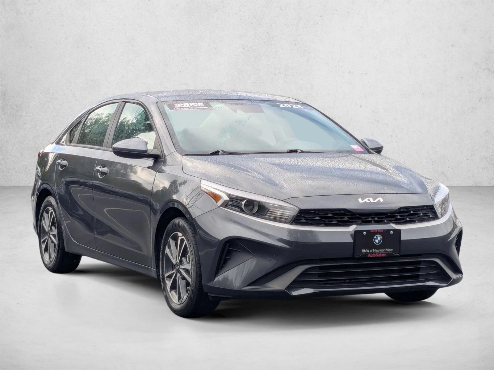 2023 Kia Forte LXS photo 3