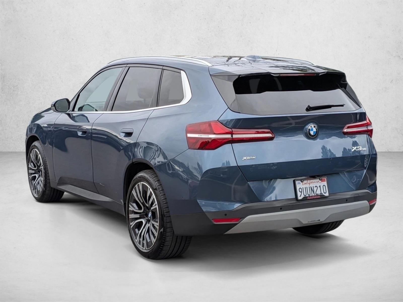 2025 BMW X3 30 xDrive photo 3