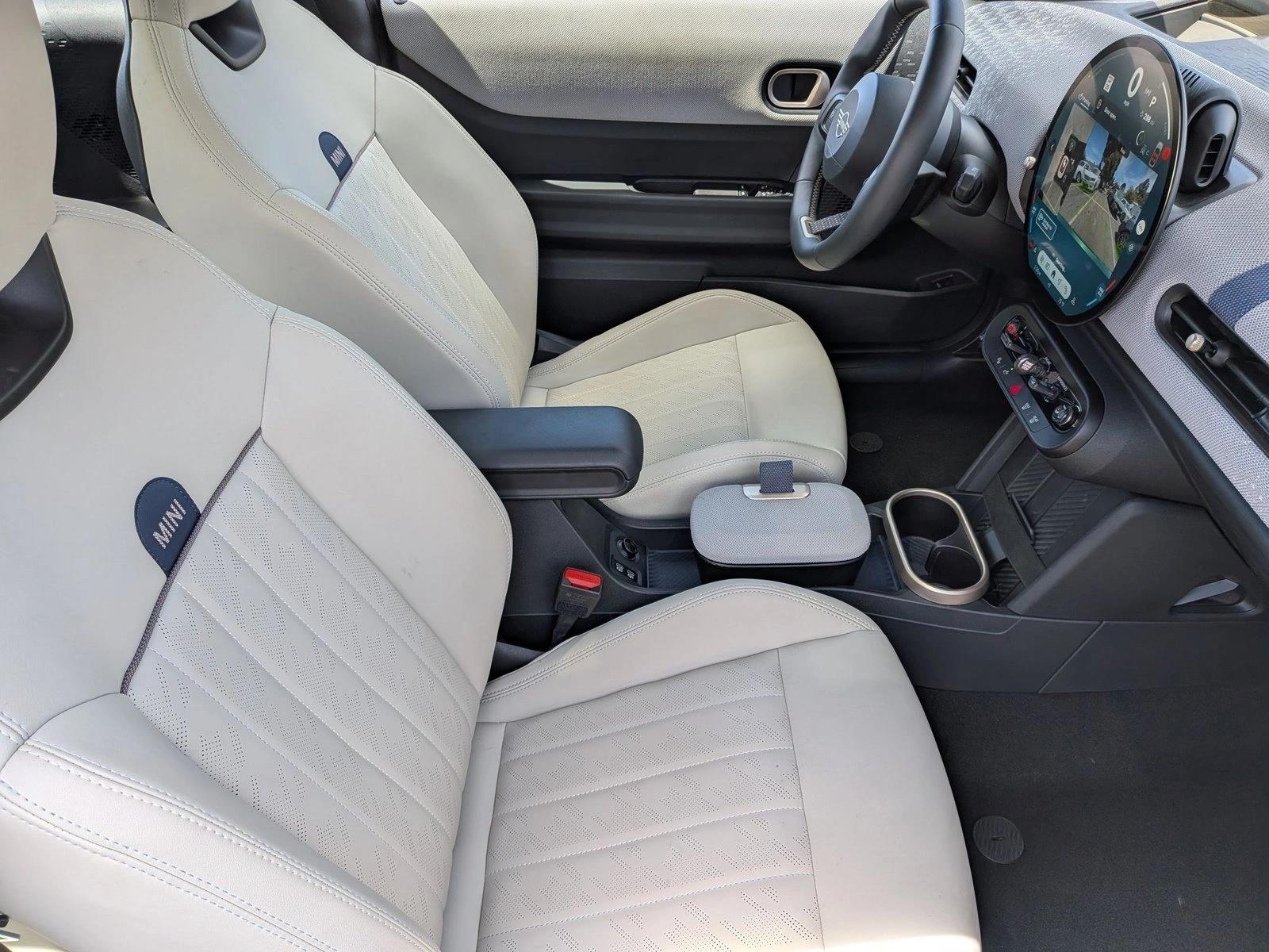 2025 MINI Hardtop 2 Door Base - Photo 18