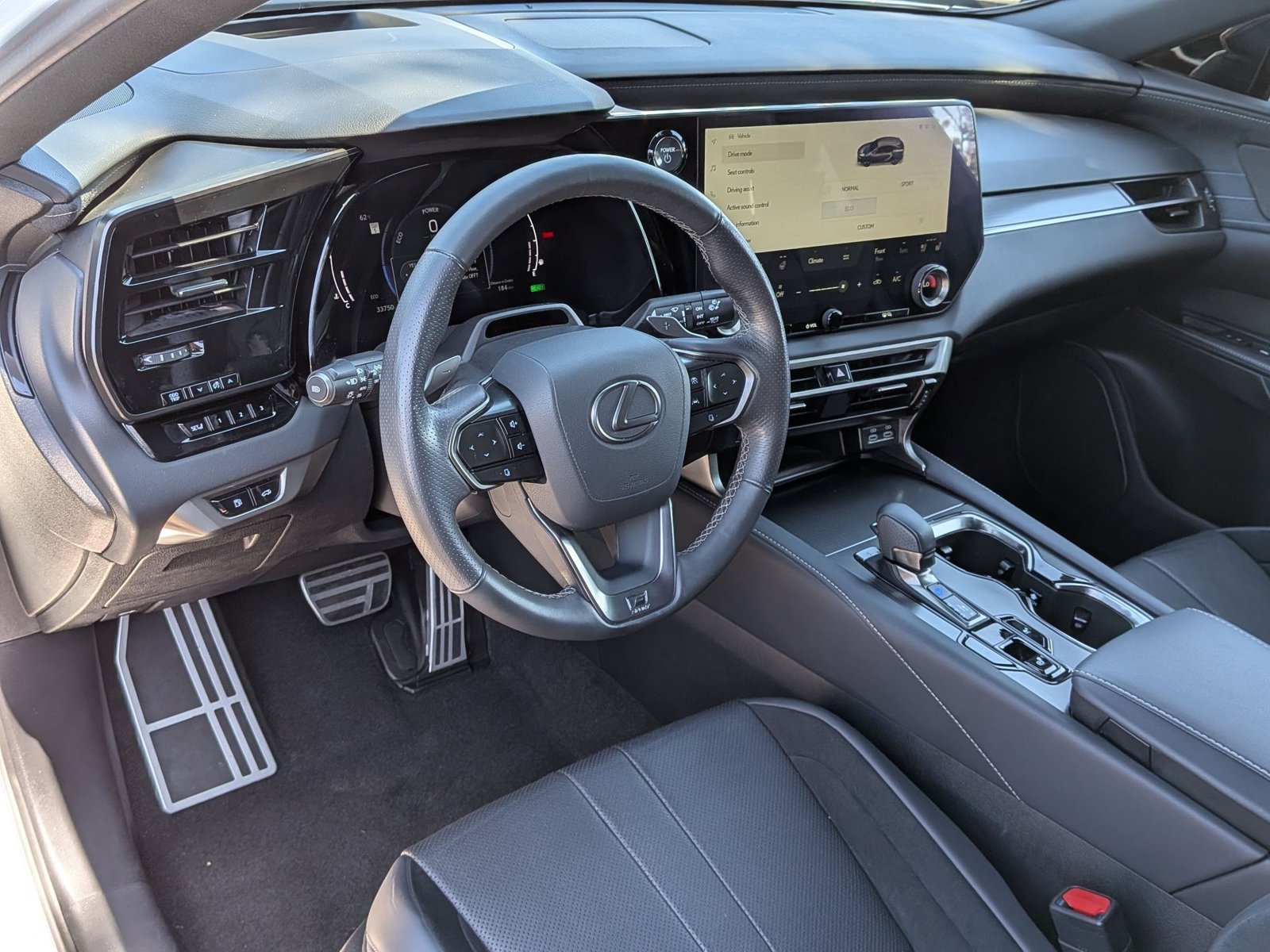 2024 Lexus RX Hybrid 500h - Photo 10