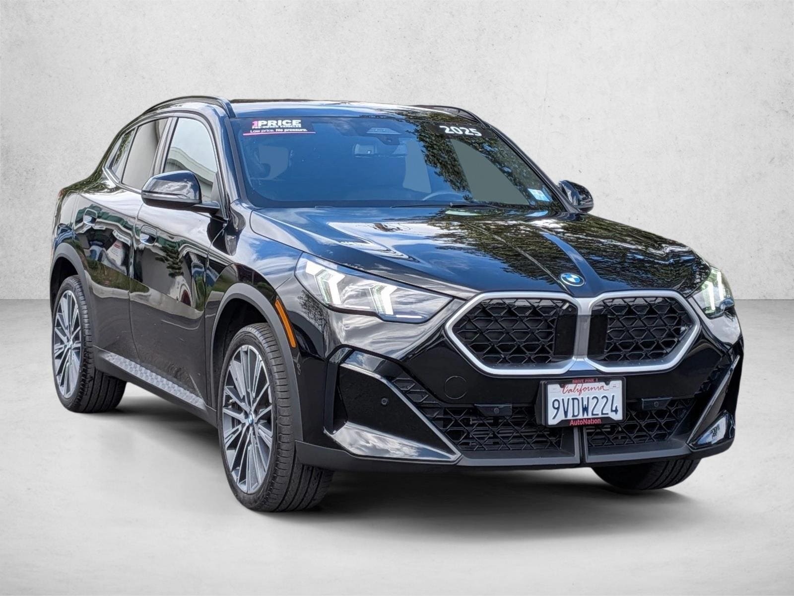 2025 BMW X2 xDrive28i photo 2