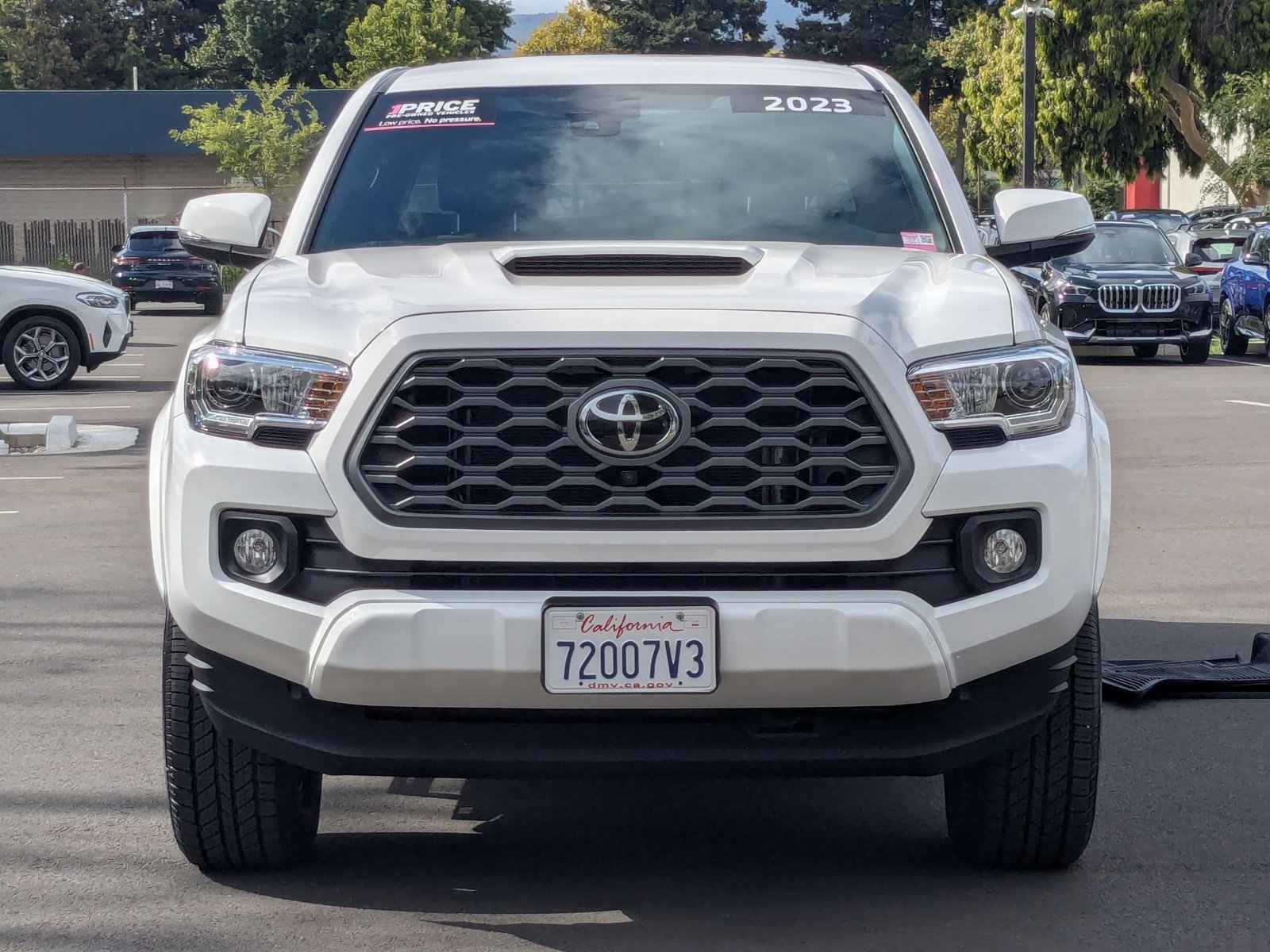 2023 Toyota Tacoma TRD Sport V6 photo 2