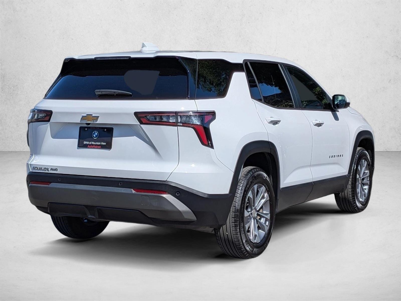 2025 Chevrolet Equinox LT photo 4