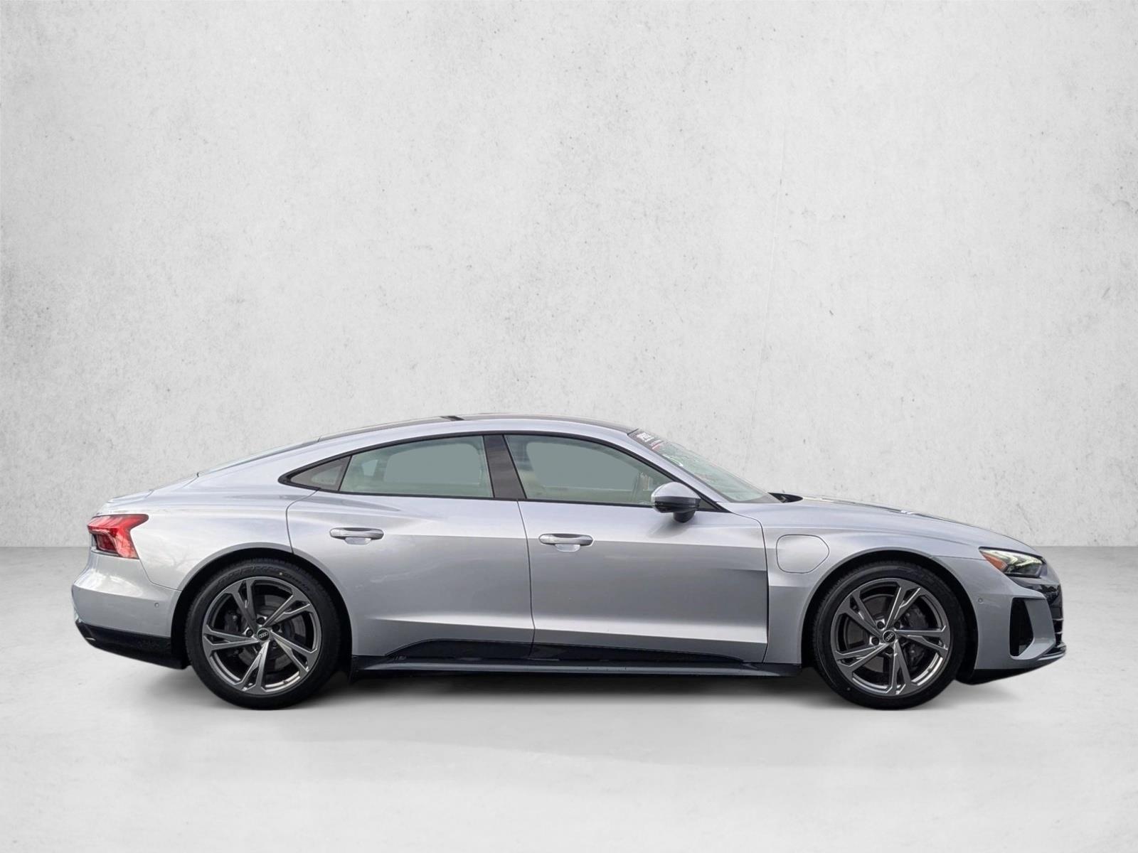 2022 Audi e-tron GT Premium Plus photo 4