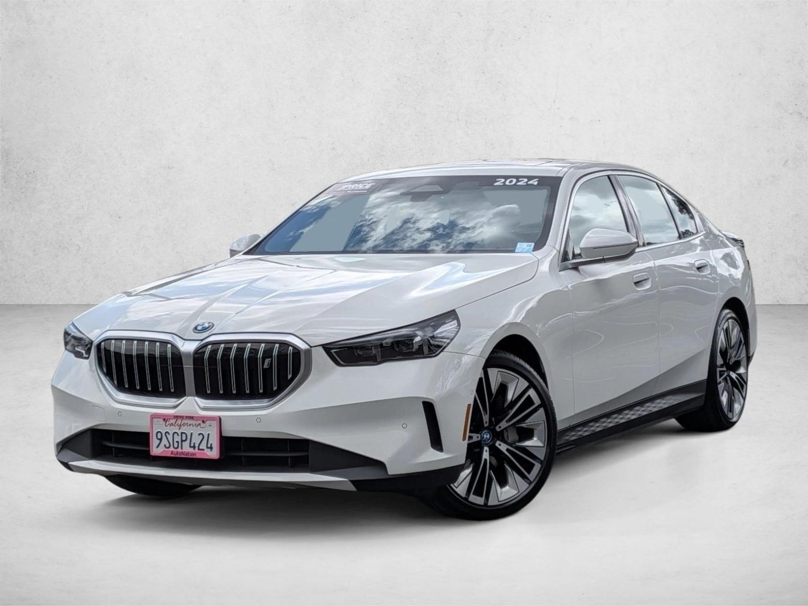 2024 BMW i5 eDrive40's photo