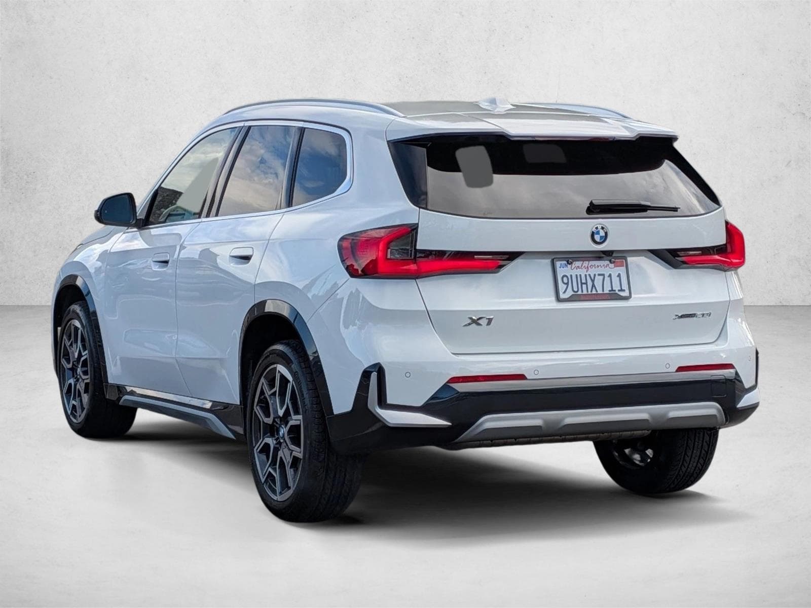 2025 BMW X1 xDrive28i photo 3