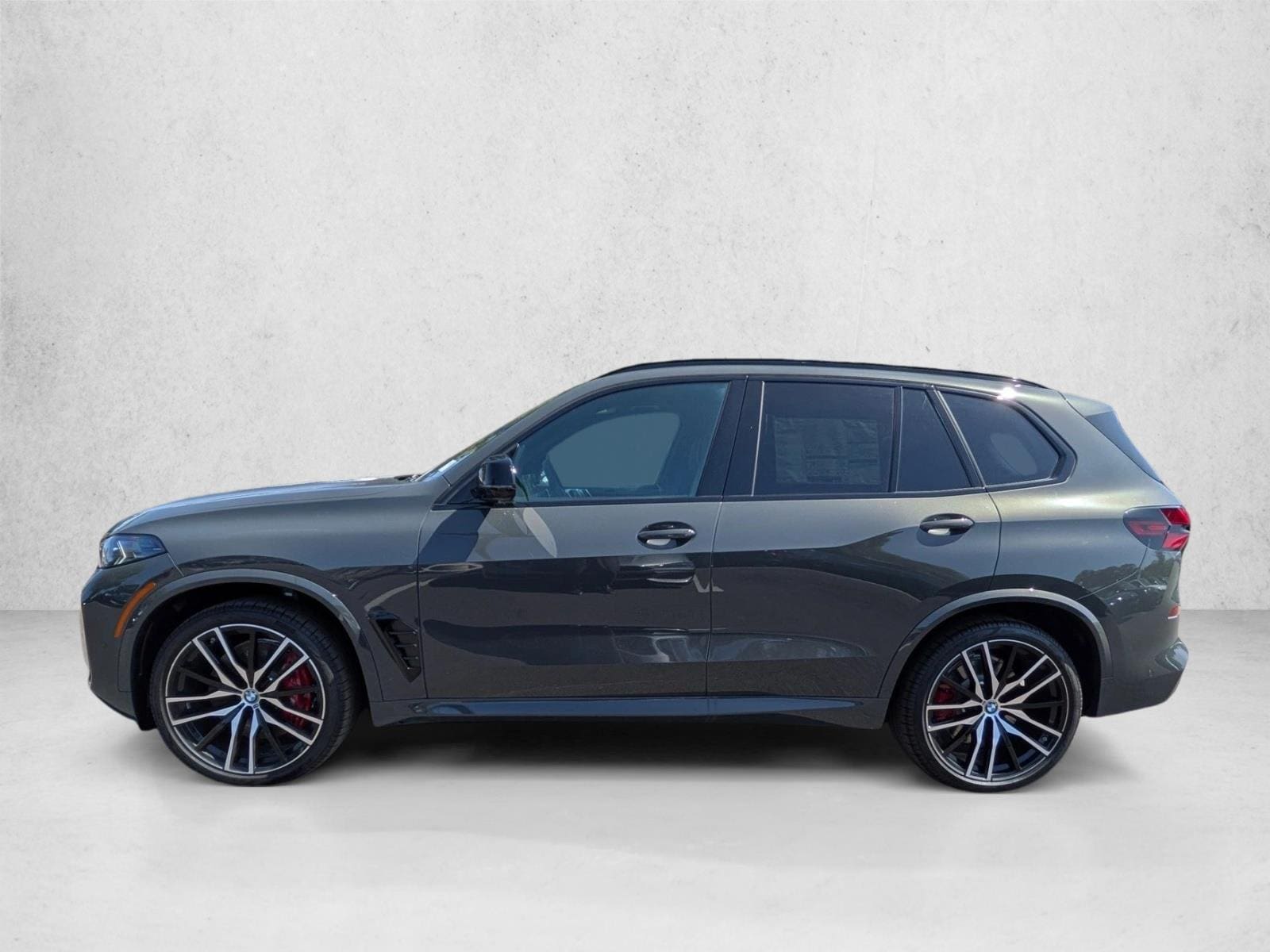 2026 BMW X5 M60i - Photo 9