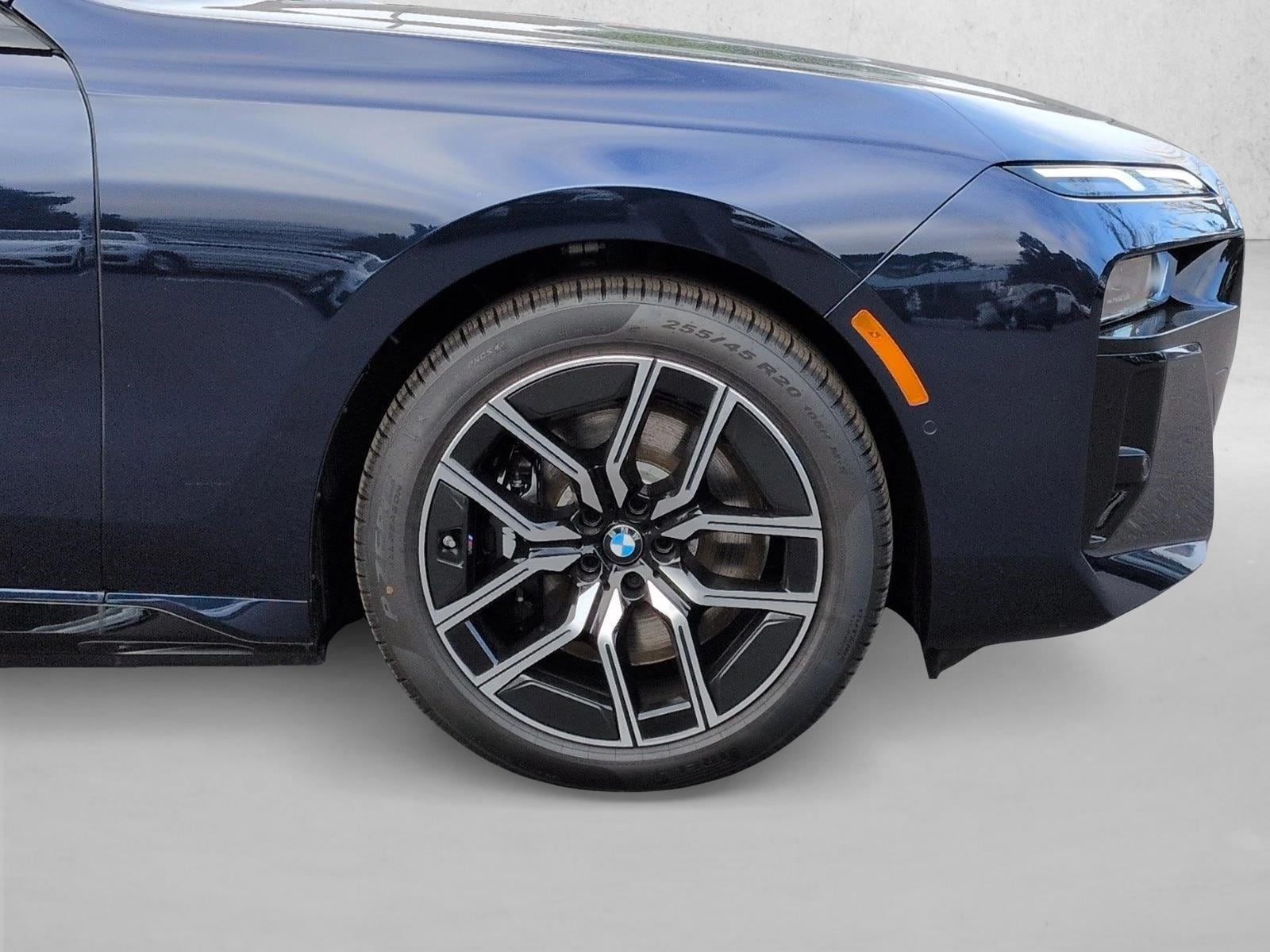 2026 BMW 7 Series 750e - Photo 10