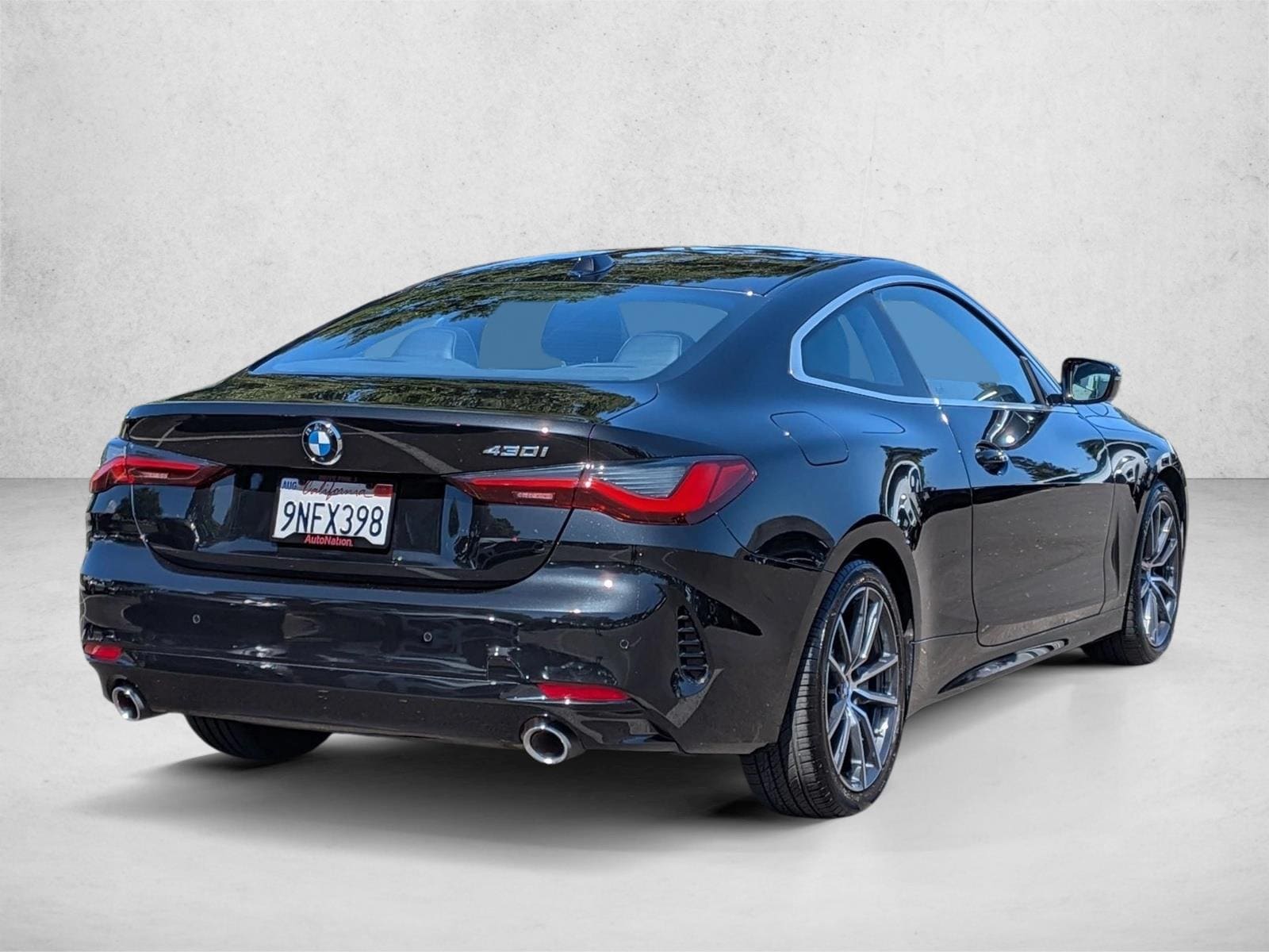 2025 BMW 430i photo 4