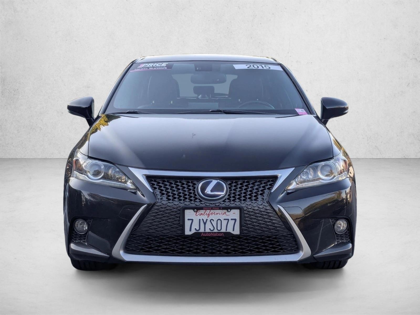 2015 Lexus CT 200h photo 2