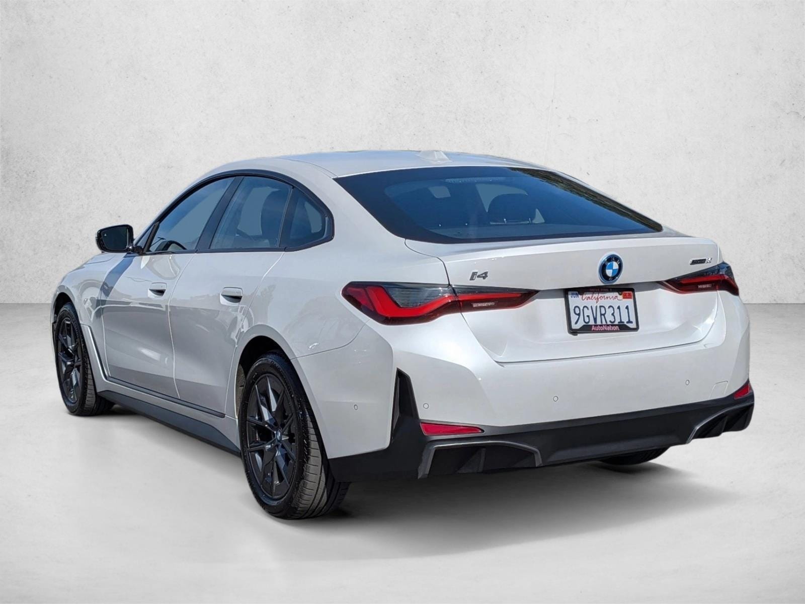 2023 BMW i4 eDrive35 photo 3
