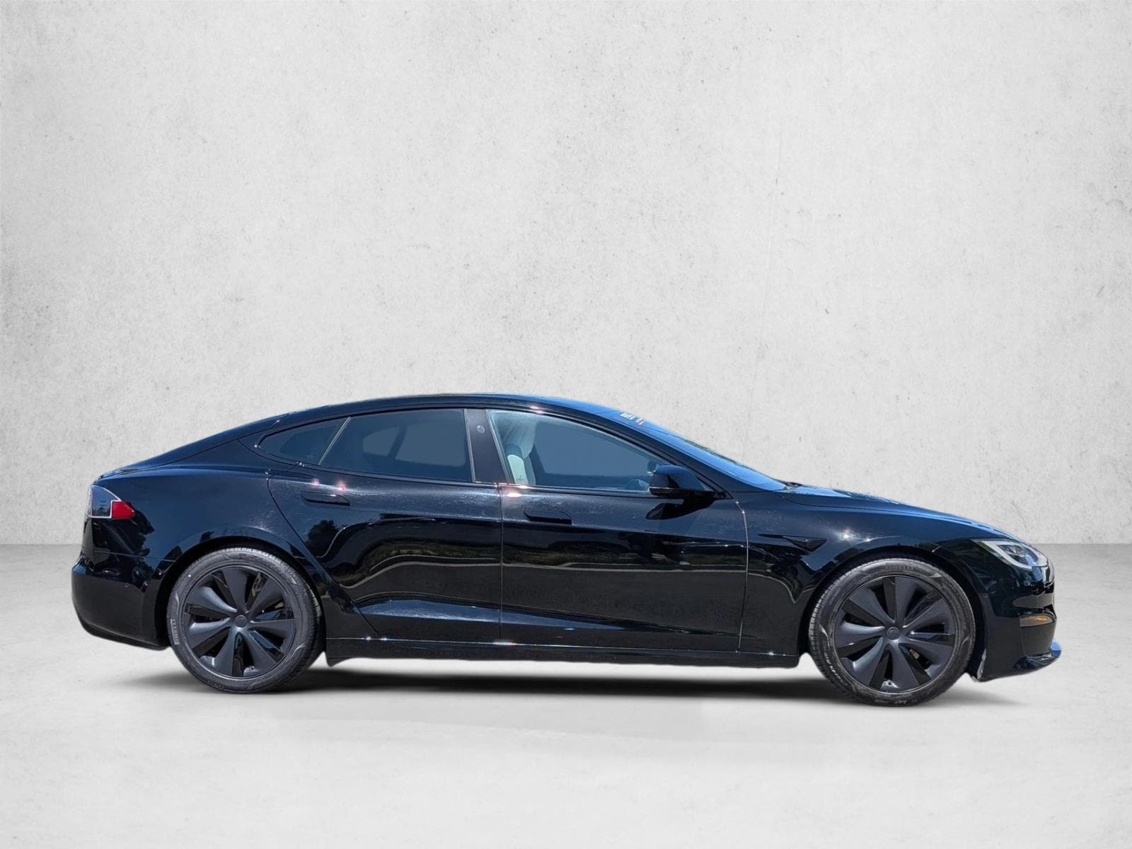 2022 Tesla Model S Plaid photo 4