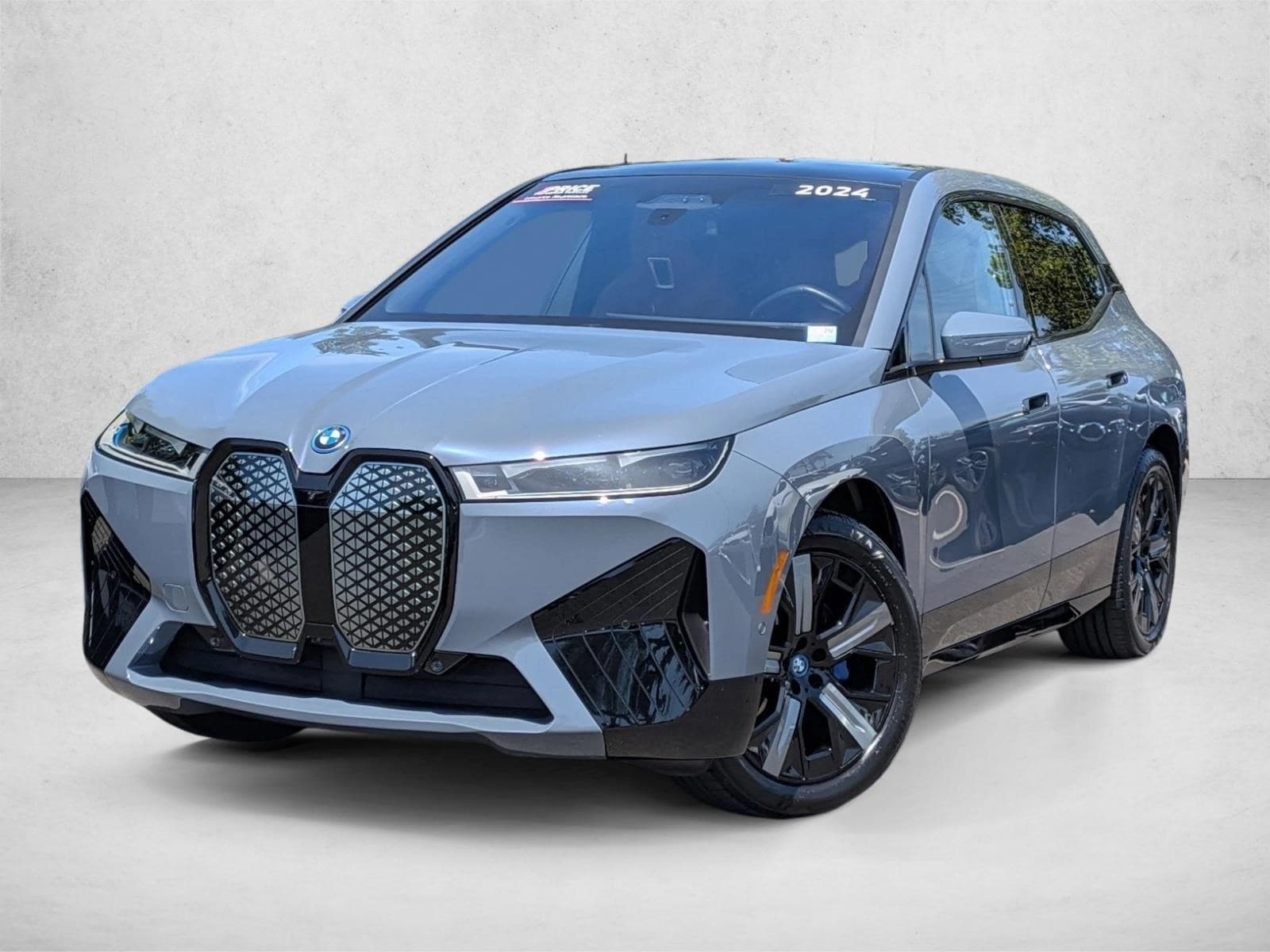 2024 BMW iX xDrive50's photo