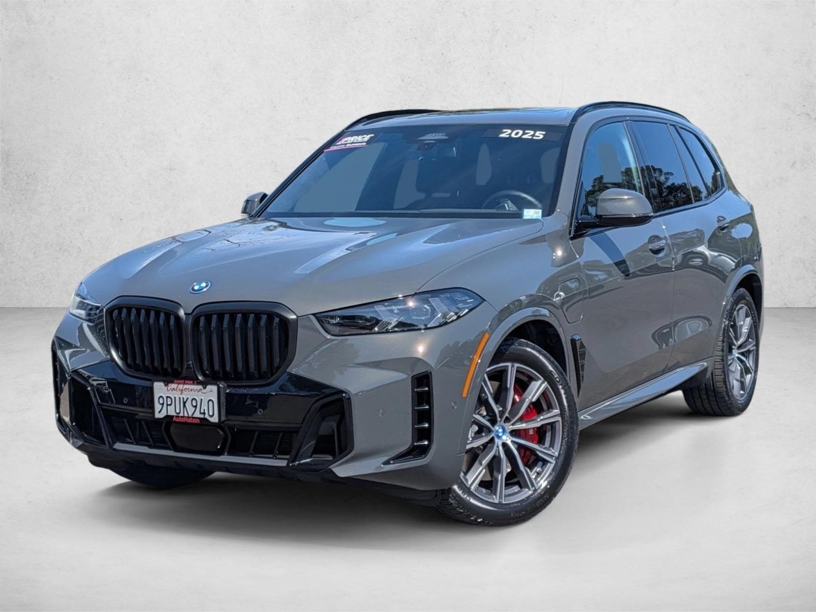 2025 BMW X5 xDrive50e's photo