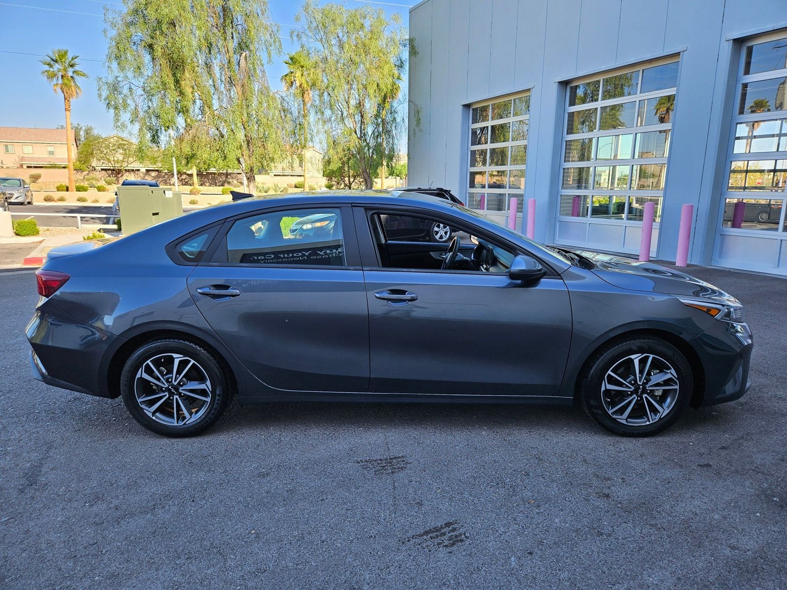 2023 Kia Forte LXS photo 4