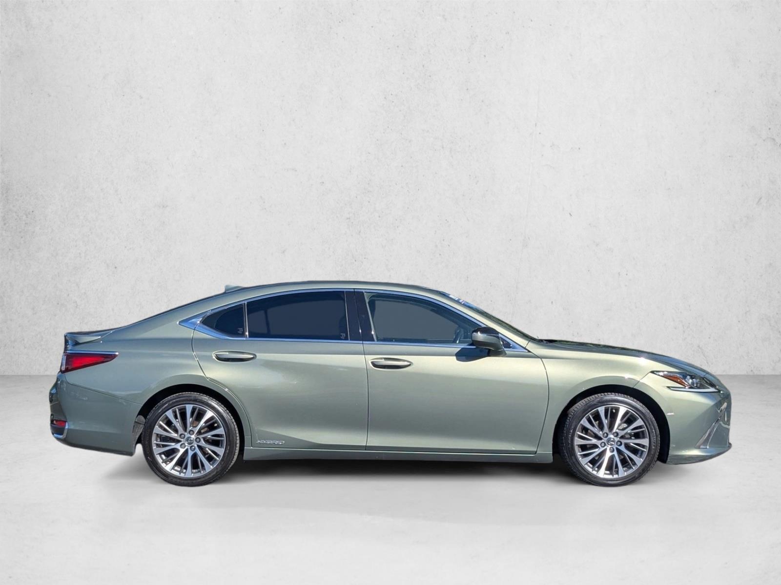 2019 Lexus ES 300h Premium photo 4