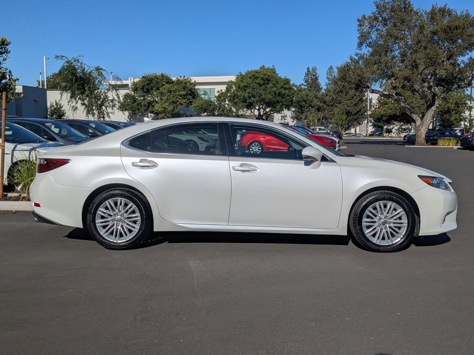 2013 Lexus ES 350 photo 3