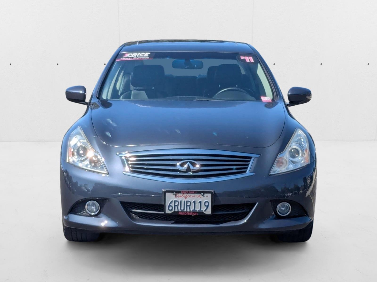 2011 Infiniti G37 Journey photo 2