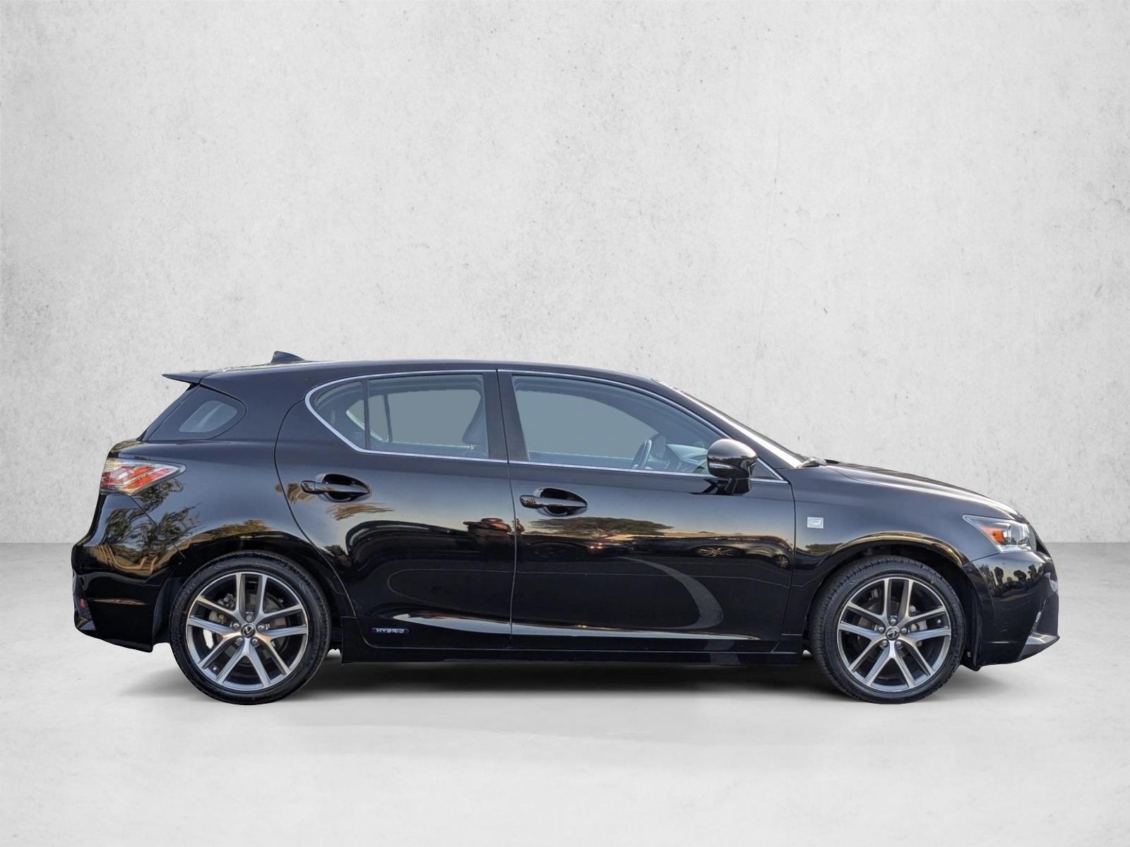2015 Lexus CT 200h photo 4