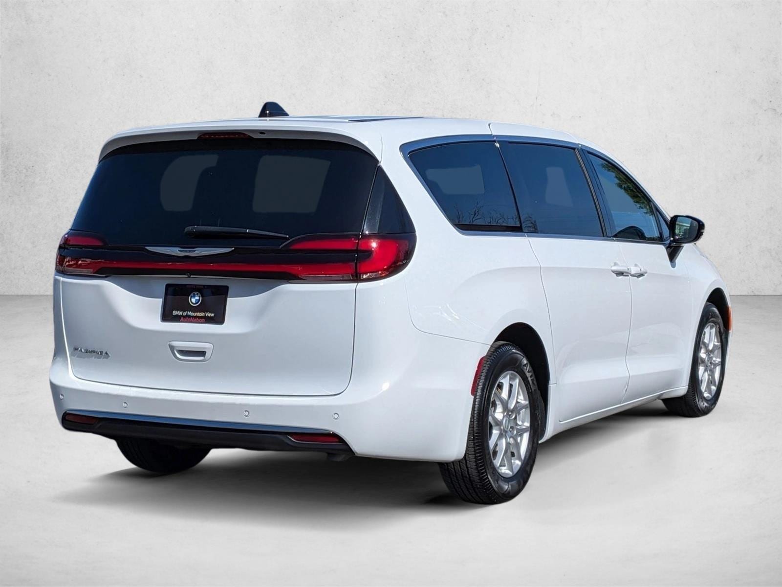 2025 Chrysler Pacifica Select photo 4
