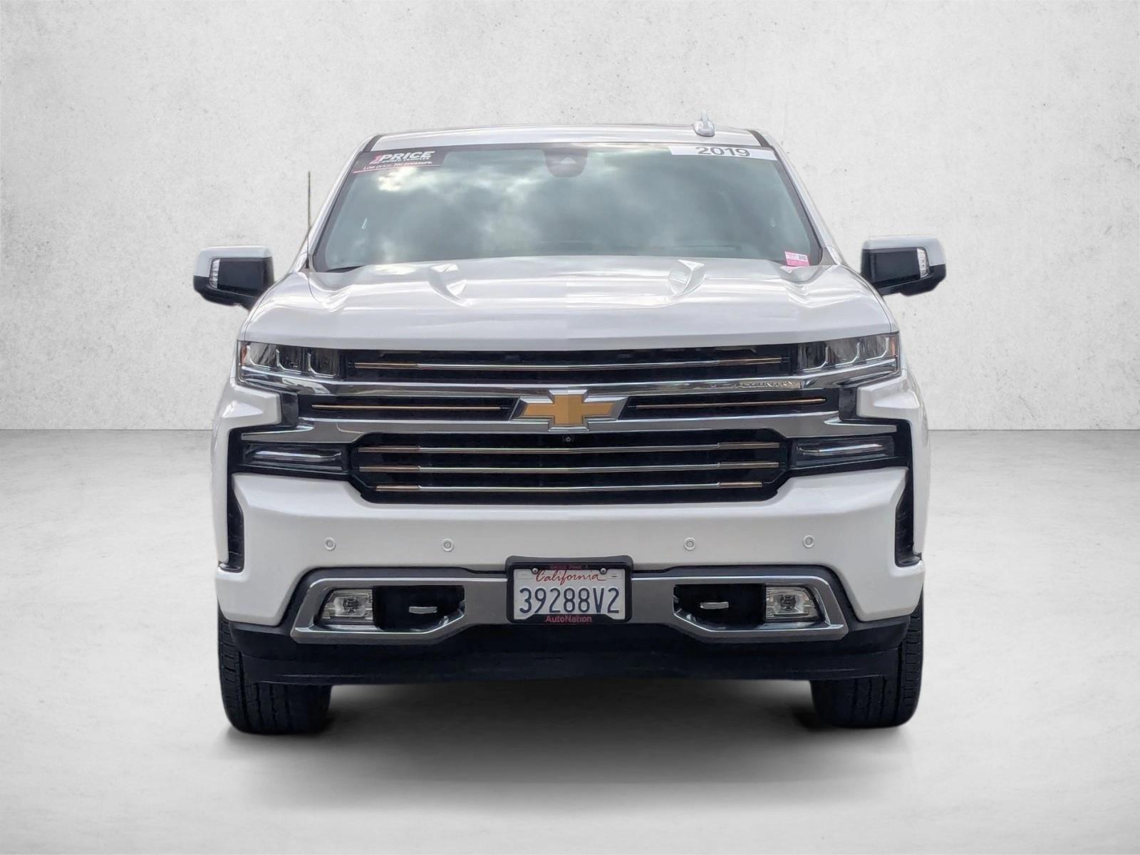 2019 Chevrolet Silverado 1500 High Country photo 2